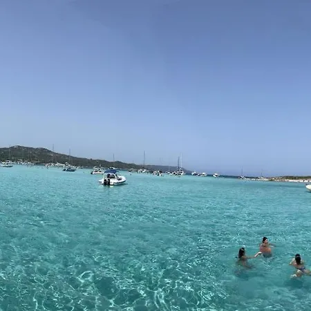 Dahu 3 2 Bagni Sulla Cala Del Faro Πόρτο Τσέρβο