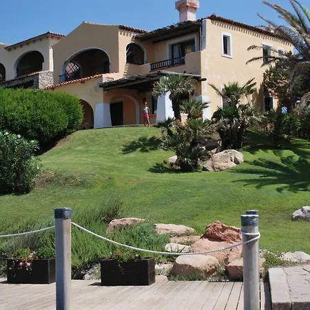 Dahu 3 2 Bagni Sulla Cala Del Faro 3*